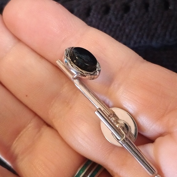 Pair of black and silver cufflinks - Picture 2 of 2